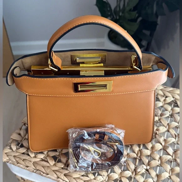 Verano Hill Elegant Tan Woven Handbag - Picture 5 of 7